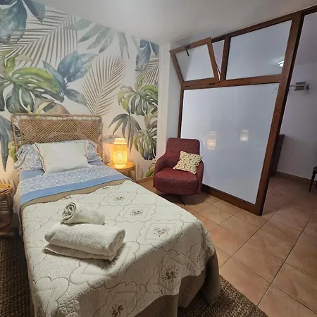 Bed & Breakfast Mogarén: Jacuzzi And Beautiful Views Vega de San Mateo